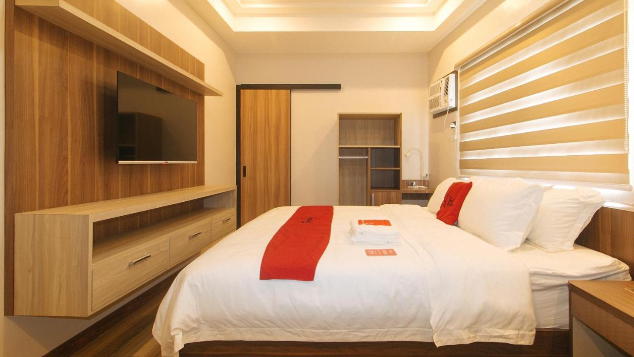 Reddoorz Plus @ Bez Tower And Residences San Juan San Juan  Экстерьер фото