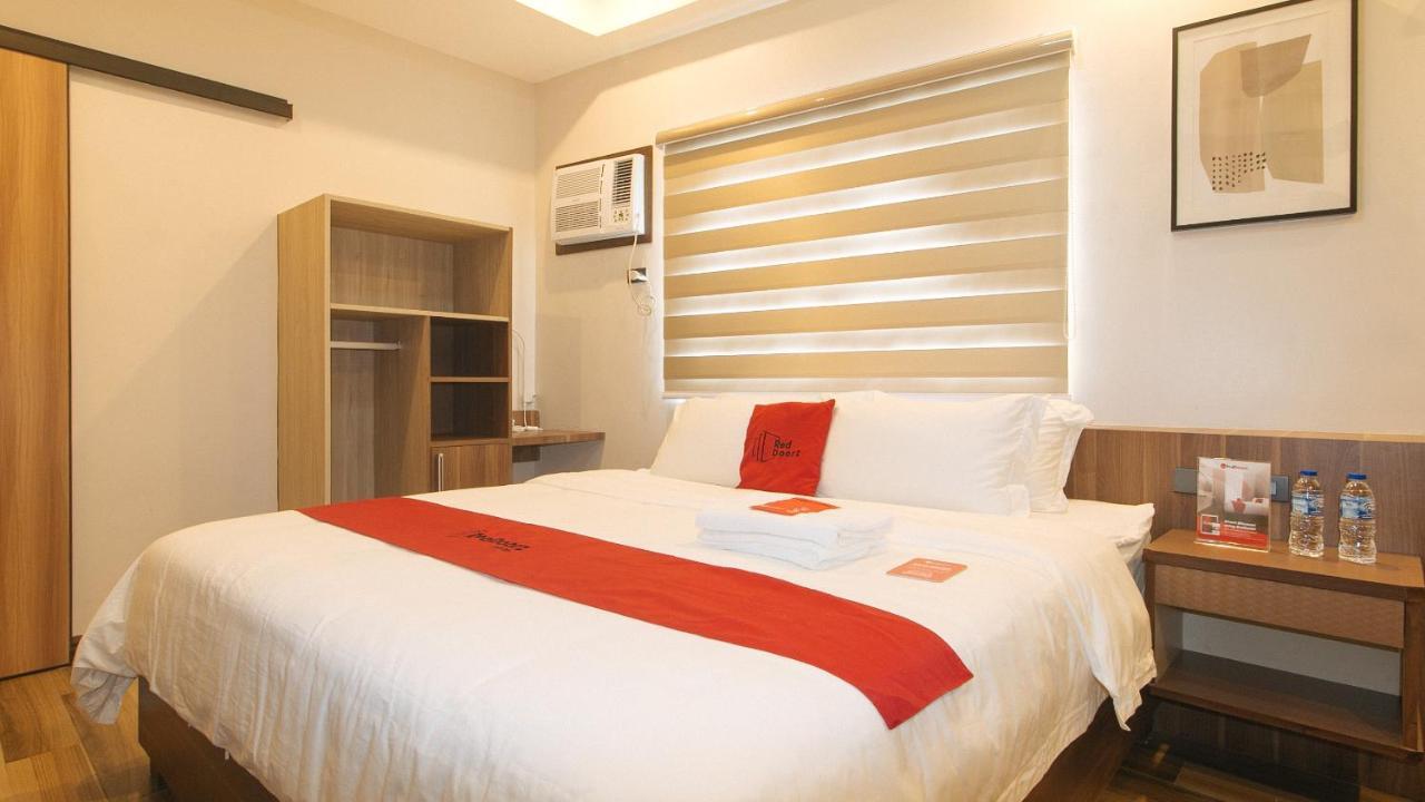 Reddoorz Plus @ Bez Tower And Residences San Juan San Juan  Экстерьер фото