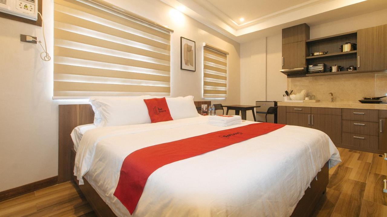 Reddoorz Plus @ Bez Tower And Residences San Juan San Juan  Экстерьер фото