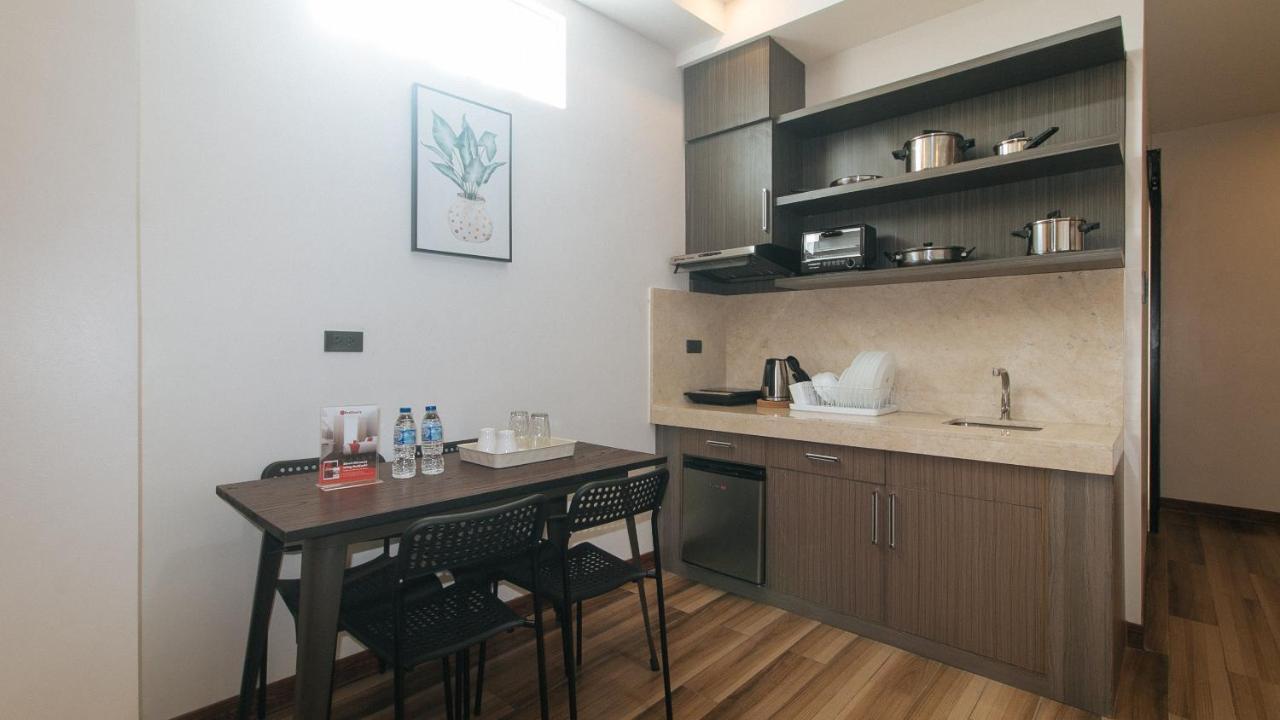 Reddoorz Plus @ Bez Tower And Residences San Juan San Juan  Экстерьер фото