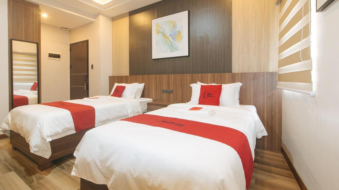 Reddoorz Plus @ Bez Tower And Residences San Juan San Juan  Экстерьер фото